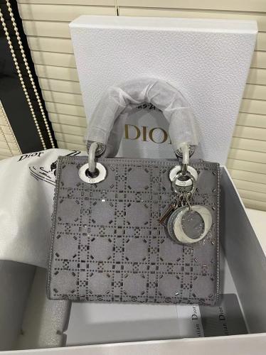 شنطة ديور