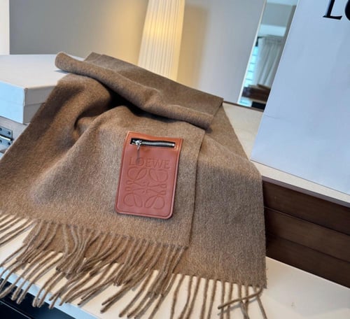 سكارف لويفي