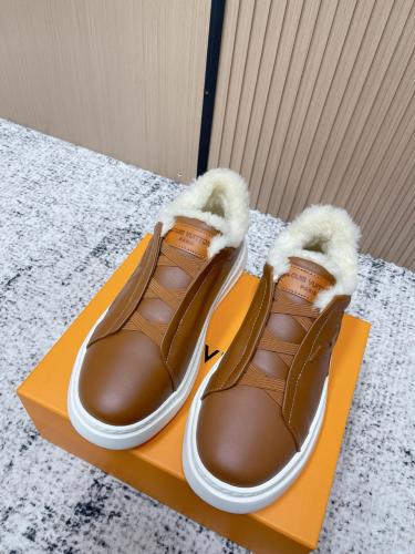 شوز Lv