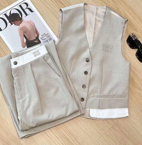 بدلة ميوميو