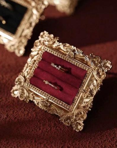 Jewelry frame