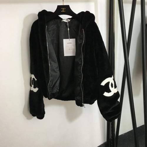 جاكيت شانيل