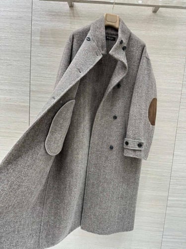 جاكيت طويل لورو بيانا