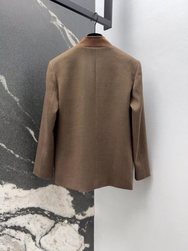 جاكيت لورو بيانا