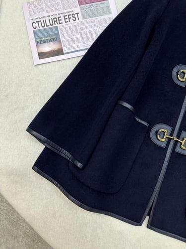 جاكيت قوتشي