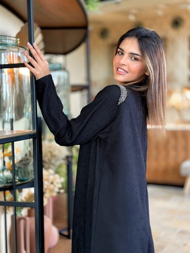 عبايه عهود سوداء راقيه