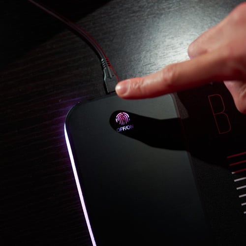 لوحة ألعاب باتمان ضخمة مع شاحن موبايل