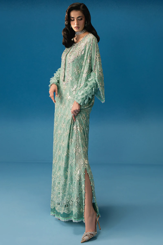 جلابية تيفاني مزينة بريش ناعم – Emerald Whisper Jalabiya