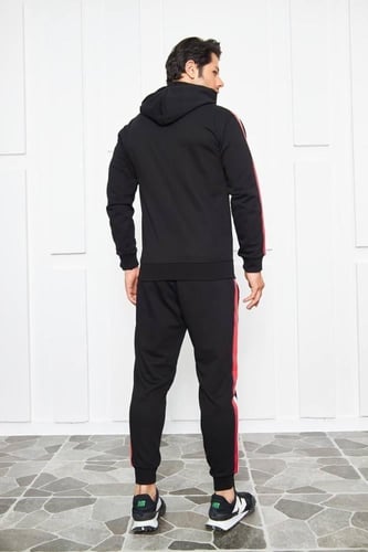 طقم تومي رجالي