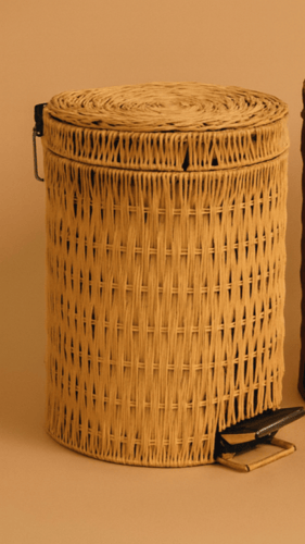 سلة مهملات ٨ لتر