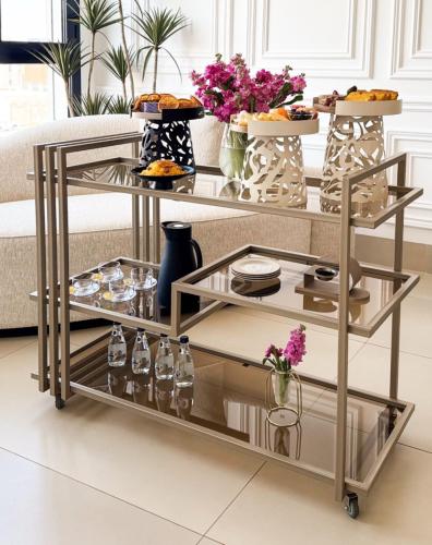 عربية زجاج لون شامبين