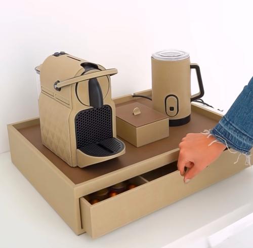 طقم جلد حسب الطلب مكينة نسبرسو مع مكينة قهوة مع ٢...