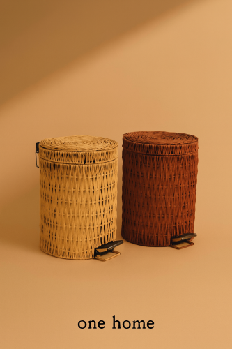 سلة مهملات ٨ لتر