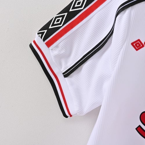 تيشرت مانشستر يونايتد الكلاسيكي