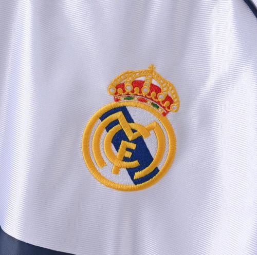 تيشيرت ريال مدريد الكلاسيكي