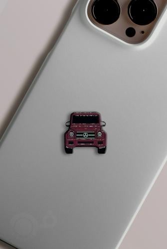 SUV أحمر