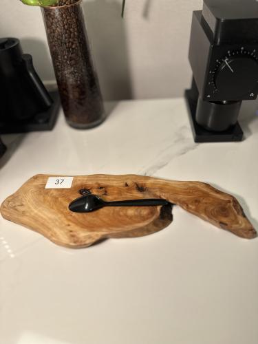 خشب طبيعي خفيف 37