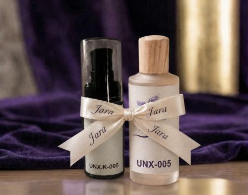 Box UNX-005