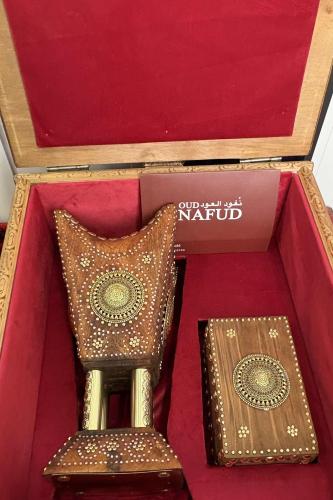 Royal incense package, Rasm