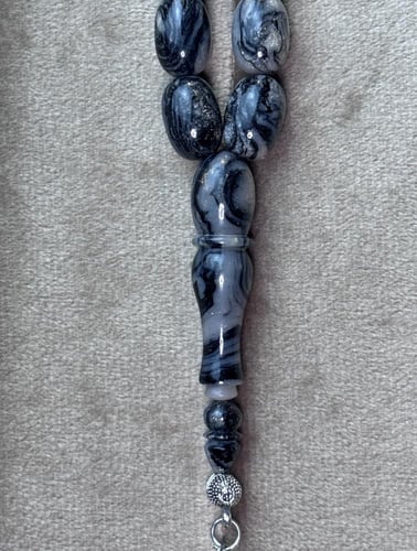 سورينتال اسود معرق بتنجيم ذهبي بيض حمام