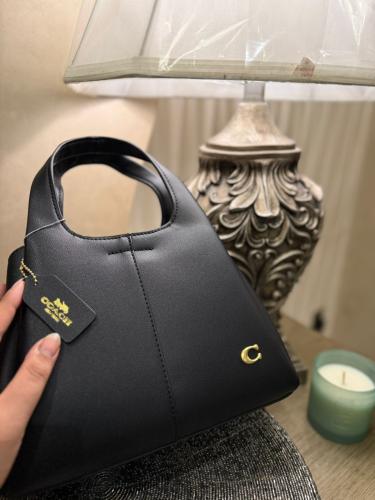 حقيبة Coach المتميزة