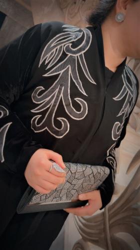 Velvet thread abaya