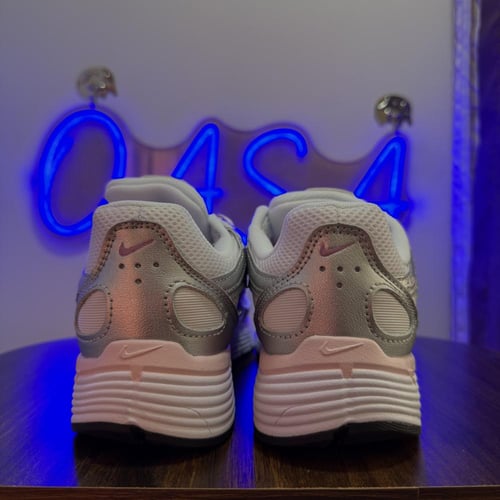 حذاء Nike P-6000 الرياضي – وردي