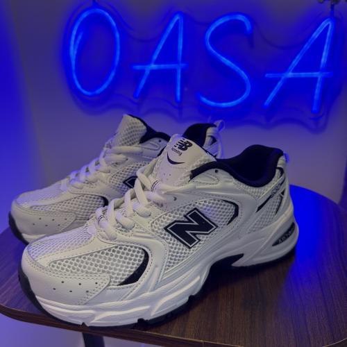 حذاء نيو بالانس 530 أبيض وأسود