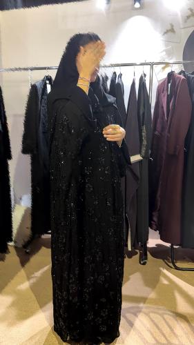 عبايه بشك
