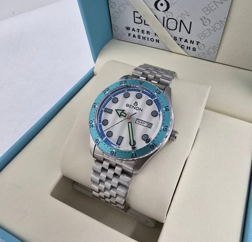 ساعة ضد الماء