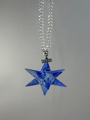 تعليقة سيارة فاخرة