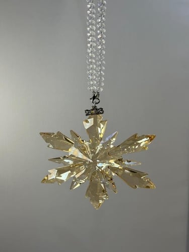 تعليقة سيارة فاخرة