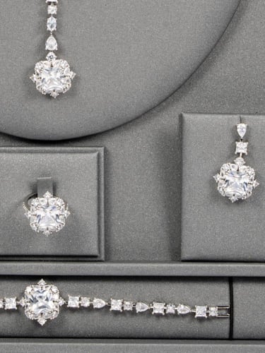 طقم المجوهرات زركون الفاخر من أوزون