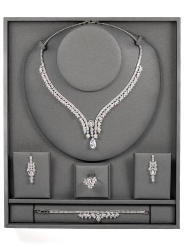 طقم المجوهرات كرستال الفاخر من أوزون