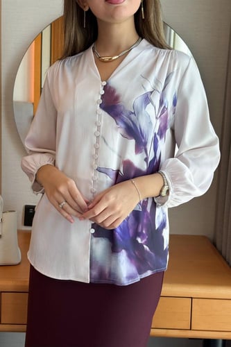 بلوزة بتصميم ازارير مشجرة لون بنفسجي