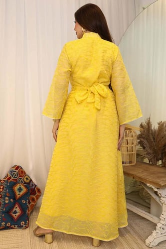 جلابية ماكسي بكم طويل وحزام لون اصفر