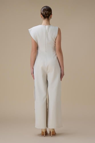 جمبسوت بيج بتصميم غير متماثل وتطريز كريستالي