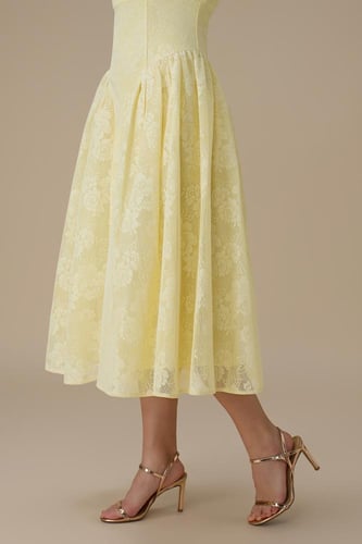 فستان اصفر ميدي بدانتيل مورد