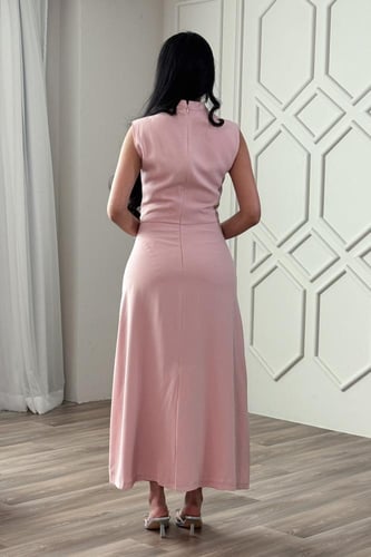 فستان درابيه مزين ببرروش ورد لون وردي