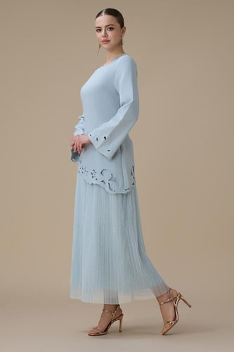 فستان طويل ازرق بطبقتين بتصميم ناعم