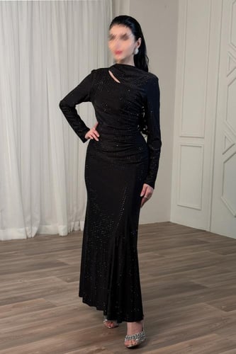 فستان اسود سهرة ماكسي بفتحة علي الصدر