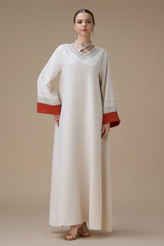 جلابية طويلة بيج بتطريز انيق