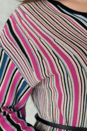 فستان قصير مقلم بحزام عالخصر