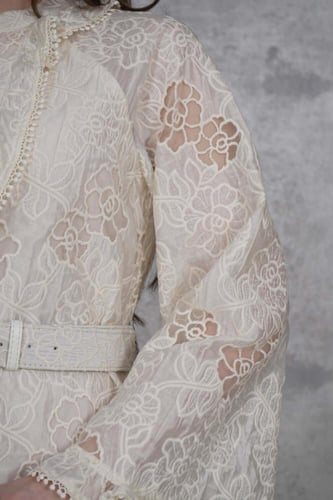 فستان ماكسي أنيق بأكمام واسعة