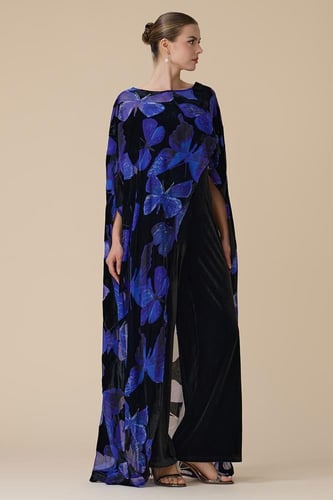 جمبسوت بنفسجي مع كاب بطبعة فراشات