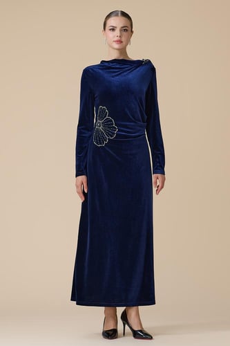 فستان كحلي طويل مخمل بتطريز