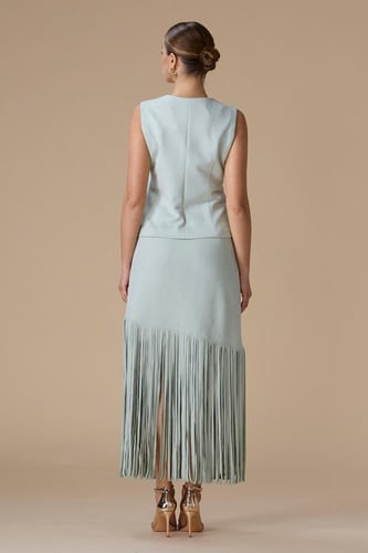 طقم تيفاني بتنورة طويلة بشراشيب