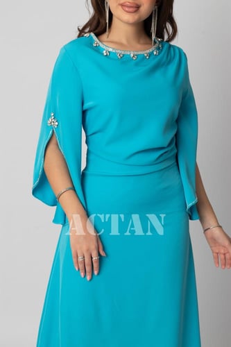 فستان درابية مزين بكريستال لون ازرق