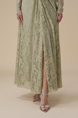 فستان اخضر فاتح طويل دانتيل