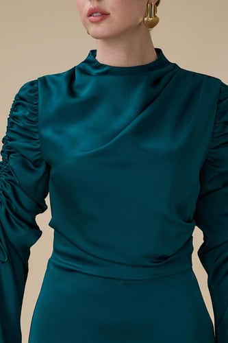 فستان طويل اخضر ساتان